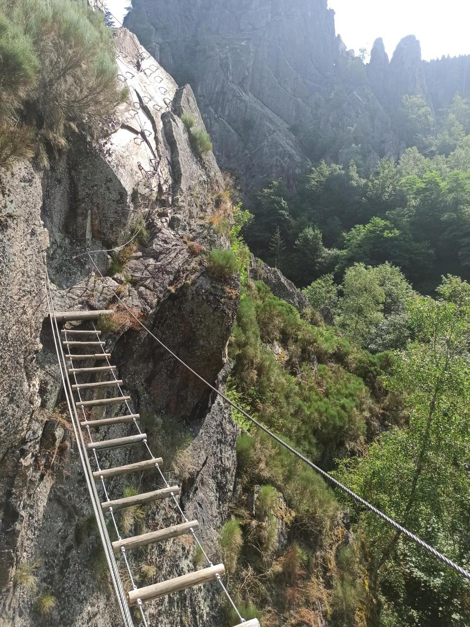 La Fortance Paradis Naturel - Proche De La Ville Planfoy Kültér fotó